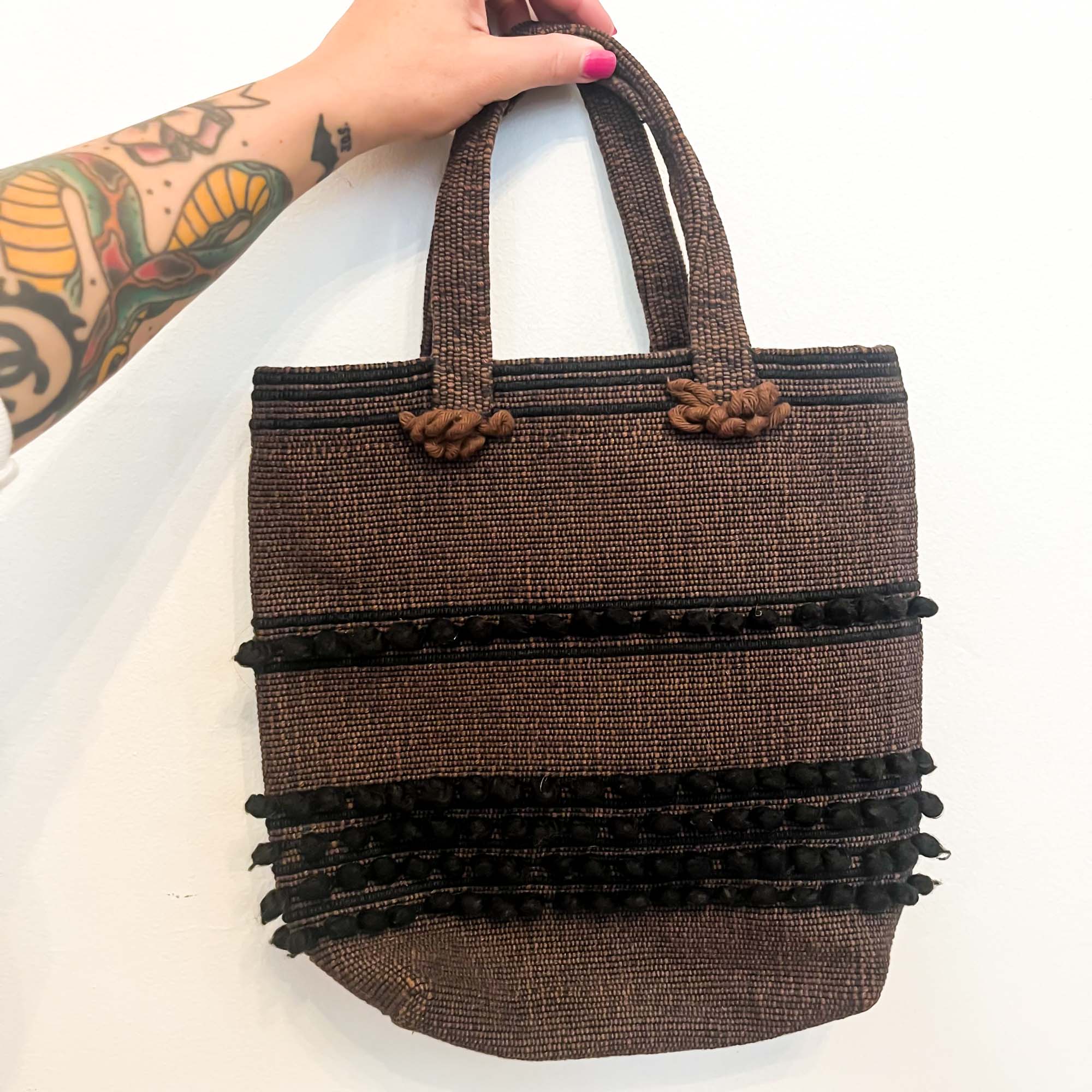 VINTAGE BROWN AND BLACK WOVEN HAND BAG : THE SHARP SHOOTER PURSE