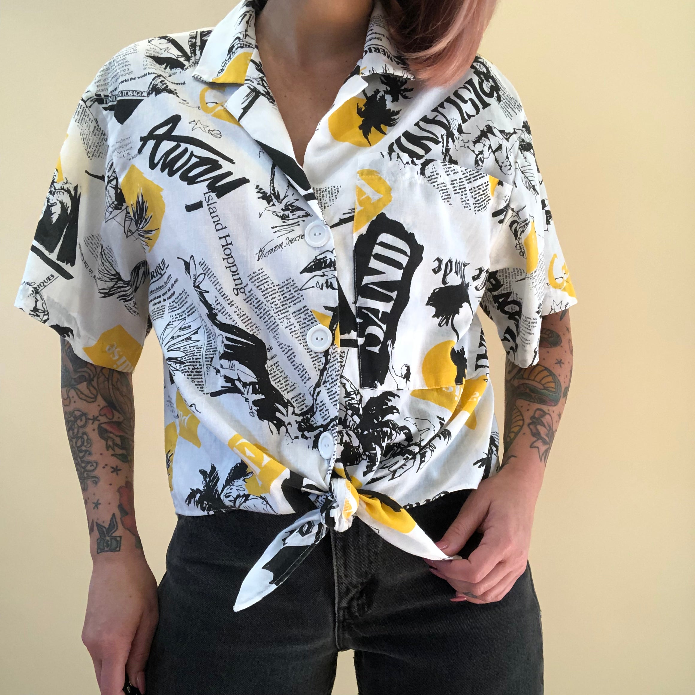 VINTAGE JUDY READS ON VACATION BLOUSE
