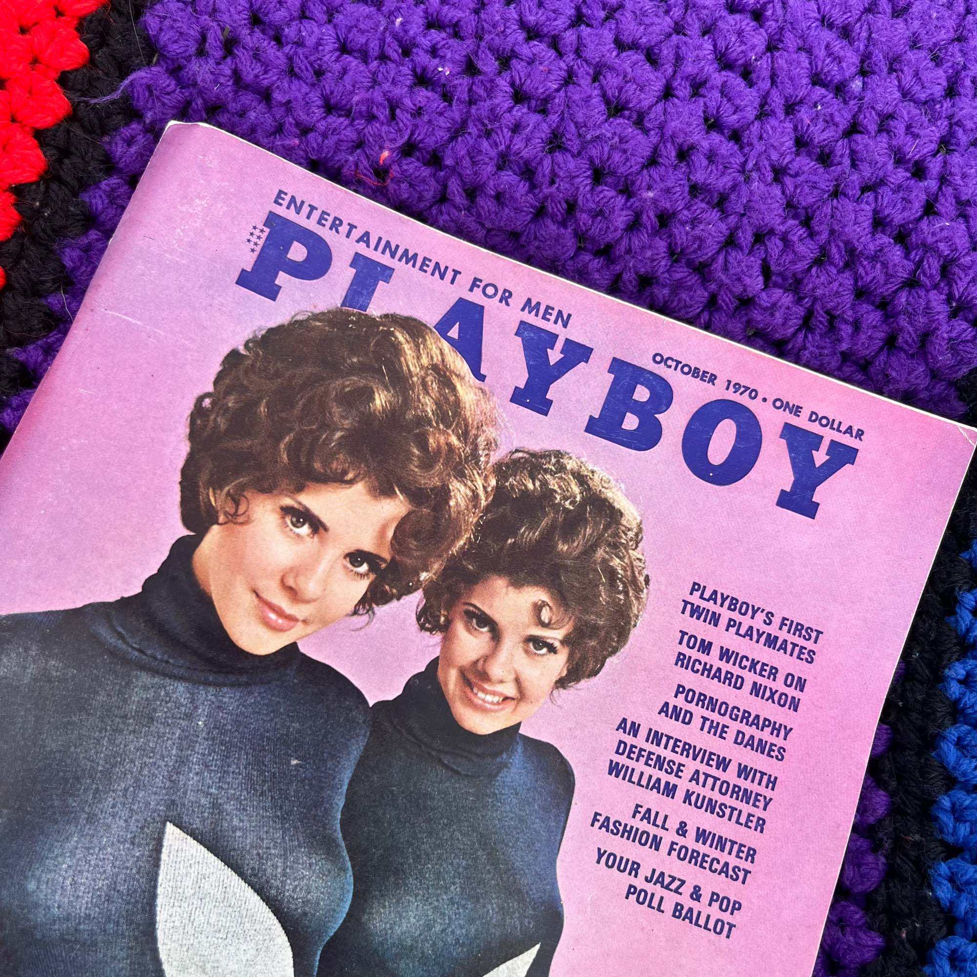 VINTAGE PLAYBOY OCTOBER 1970 : TWIN PLAYMATES MARY AND MADELEINE COLLINSON CENTERFOLD