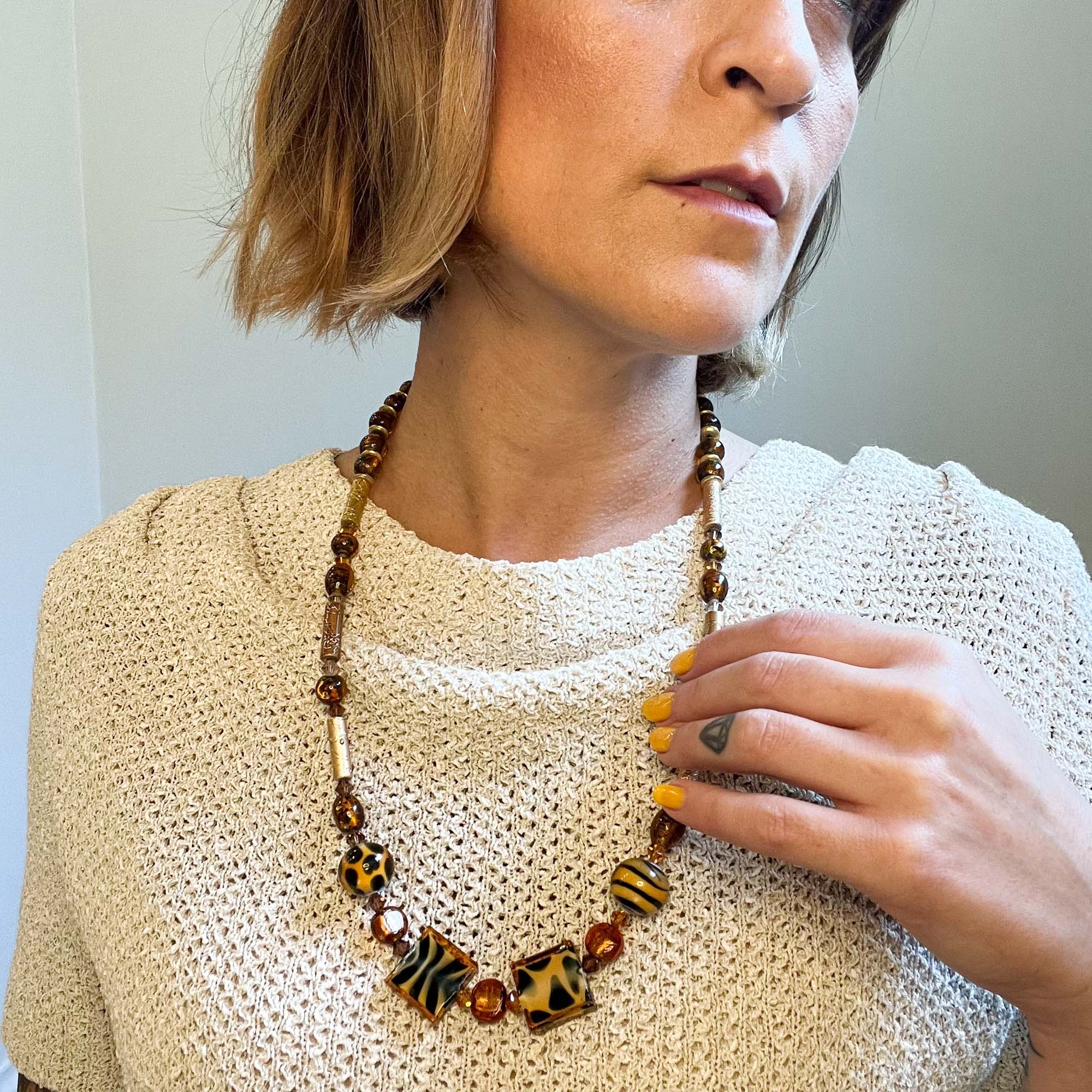 AMBER AND ANIMAL PRINT BEAD NECKLACE