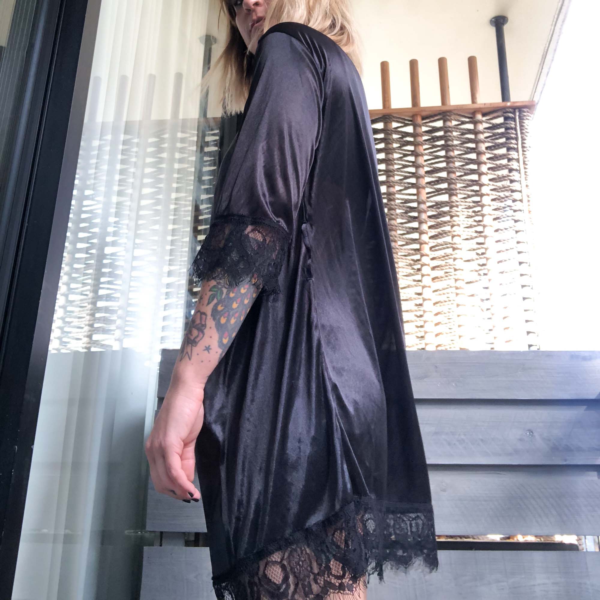 VINTAGE BLACK LACE TRIM SLIP THE ROBE YOU'VE BEEN LOOKING FOR